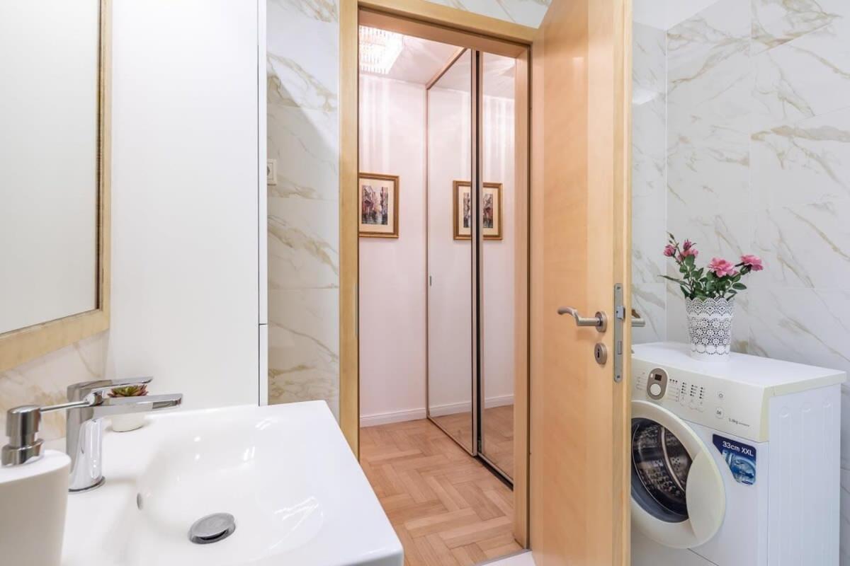 Homey Apartment With Ac And Balcony Budapesta Exterior foto