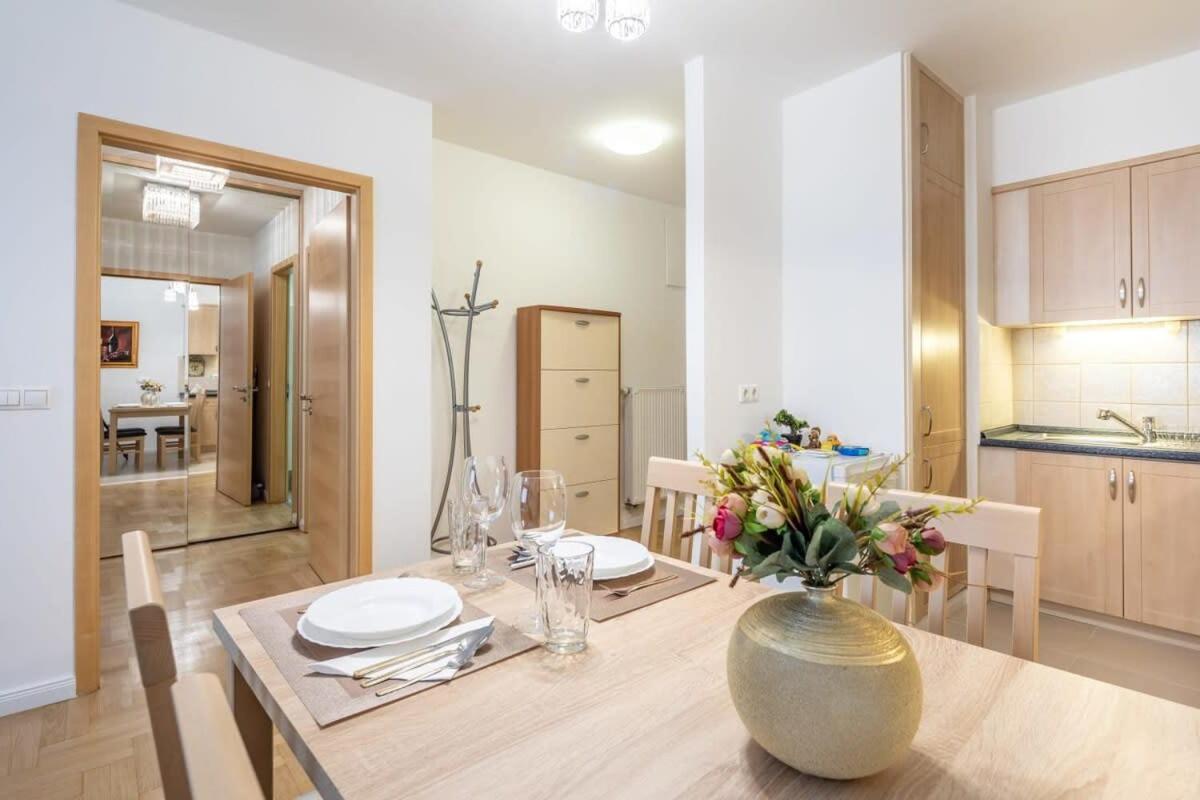 Homey Apartment With Ac And Balcony Budapesta Exterior foto
